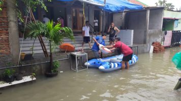 Genuk Semarang dilanda Banjir, terparah di Bangetayu Kulon, Ratusan Rumah penduduk masih tergenang