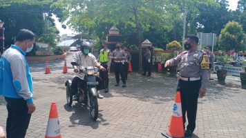 Satlantas Polrestabes Semarang Berikan Pelatihan Gratis Pembuatan Sim Bagi Kaum Difabel