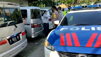 3 Mobil Travel Terjaring Razia Penertiban Travel Gelap Oleh Patugas Gabungan Satlantas Polrestabes Semarang