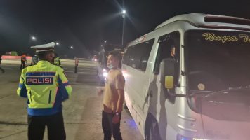 H-7 Lebaran, Sembilan Kendaraan Travel Di Putar Balikkan Di Gerbang Tol Kalikangkung