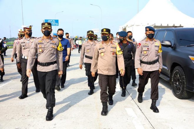 Memasuki H-1 Lebaran, Polda Jateng Lakukan Pemerikasaan Terhadap Semua Kendaraan yang masuk Jawa Tengah