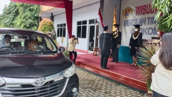 Kampus STIKOM Semarang Hari ini Memwisuda 28 Mahasiswa/Siswi dengan Pola Drive True