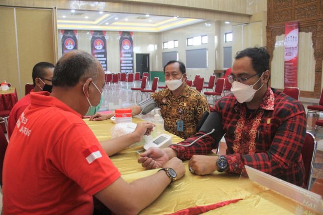 Sinergi Dengan Polda Jateng, Kemenkumham Jateng Lakukan Vaksinasi Booster Untuk Pegawainya