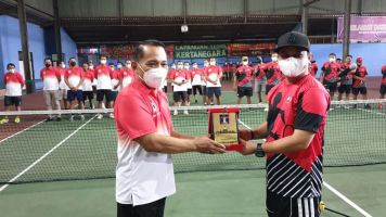 Ajang Silaturahmi Melalui Olah Raga Tenis  Kanwil Kemenkumham Jateng VS Pemkot Pekalongan