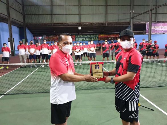 Ajang Silaturahmi Melalui Olah Raga Tenis  Kanwil Kemenkumham Jateng VS Pemkot Pekalongan