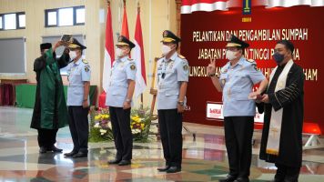 Menkumham Lantik dan Ambil Sumpah Jabatan Pimti Pratama Kanwil Kemenkumham Jateng