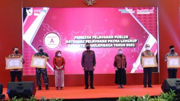 Kualitas Pelayanan Publik Kemenkumham Meningkat, Yasonna Kembali Raih Penghargaan