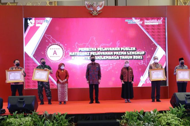 Kualitas Pelayanan Publik Kemenkumham Meningkat, Yasonna Kembali Raih Penghargaan