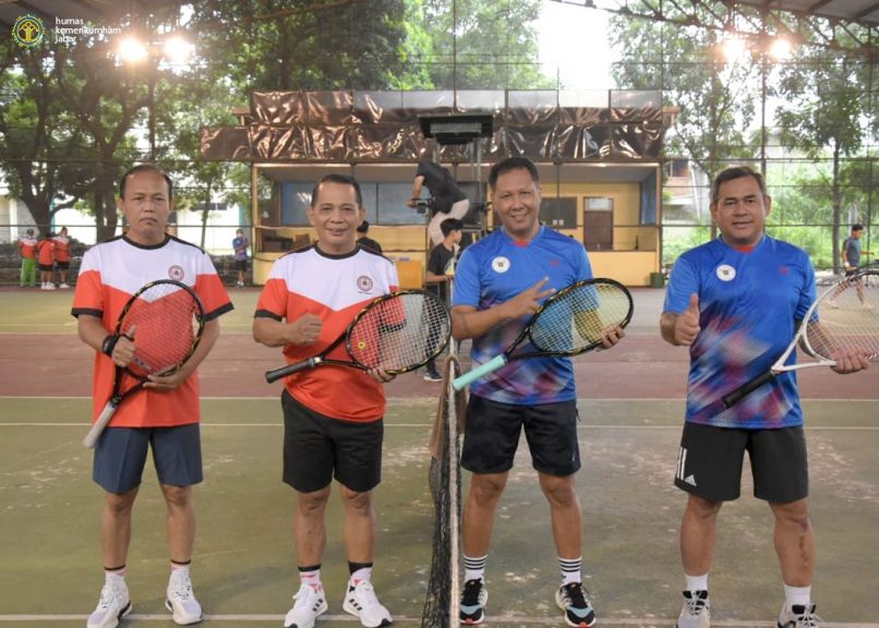 Pertandingan Persahabatan Olah Raga Tenis, antara Kanwil Kemenkumham Jateng VS Jabar
