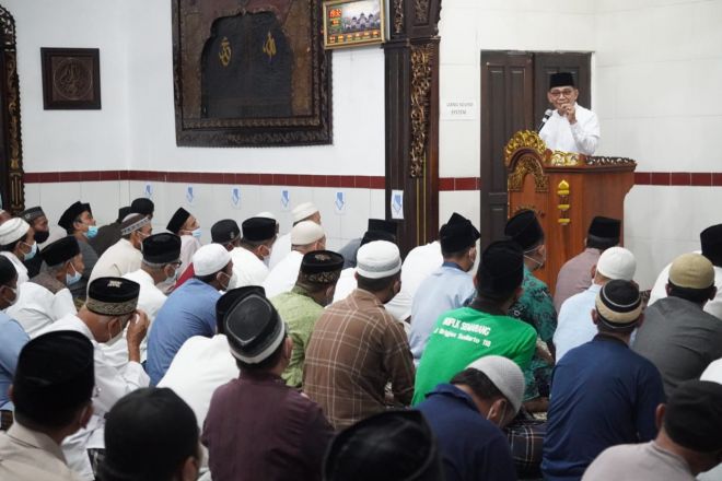 Awali Safari Ramadhan, Kakanwil Yuspahruddin Beri Tausiah di Lapas Semarang