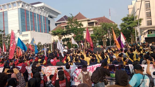 Lagi, GERAM Kembali Kepung Kantor Gubernuran Jawa Tengah Aksi Demo 11 Tuntutan