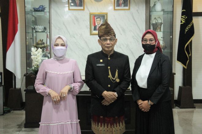 Lantik Notaris Pengganti, Kakanwil Yuspahruddin Ingatkan Untuk Selalu Patuhi Aturan
