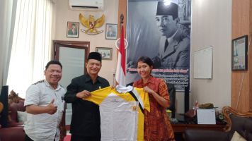 Ternyata Ketua DPRD Kabupaten Demakpun Cinta STIKOM Semarang