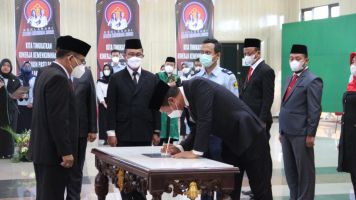 Ambil Sumpah Kewarganegaraan, Kakanwil Kemenkumham Jateng Minta WNI Baru Untuk Selalu Setia NKRI