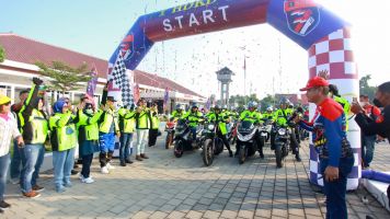 Bikers Kemenkumham Jateng Ramaikan Acara Fun Touring de Java Sembari Bhakti Sosial