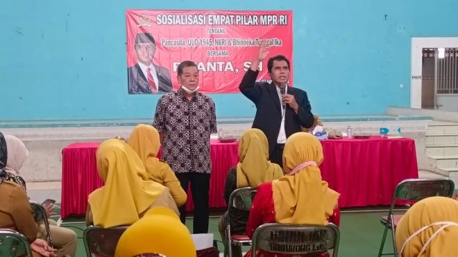 Anggota MPR RI Riyanta Gelar Sosialisasi Kebangsaan Dengan Warga Juwana Pati