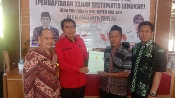 Anggota DPR RI Riyanta Kawal Penyerahan 100 Sertifikat Tanah Warga Desa Pasuruan Kayen Pati