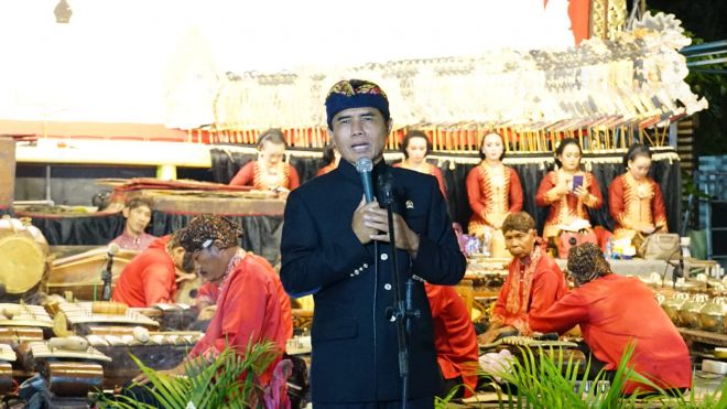ANGGOTA DPR RI RIYANTA SH WAYANGAN…MEMBUMIKAN TRI SAKTI DAN GERAKAN JALAN LURUS