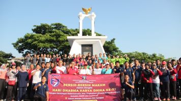 Kemenkumham Jateng Gelar Aksi Bersih Bersih Taman Makam Pahlawan