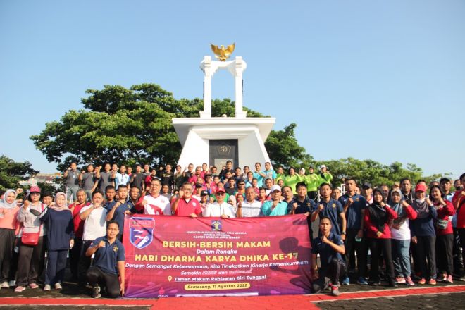 Kemenkumham Jateng Gelar Aksi Bersih Bersih Taman Makam Pahlawan