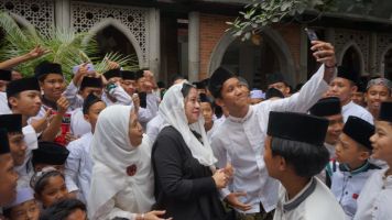 Kunjungi Ponpes Mahasina Bekasi, Puan: Santri Adalah Calon Pemimpin Indonesia