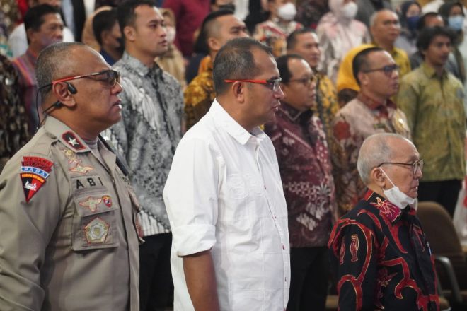 Wakil Menteri Hukum dan HAM Prof. Dr l. Edward Omar Sharif Hiareij bicara soal Demokrasi Hukum Pidana )