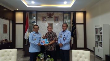 Kakanwil A. Yuspahruddin Terima Kunjungan Motivator Aqua Dwipayana