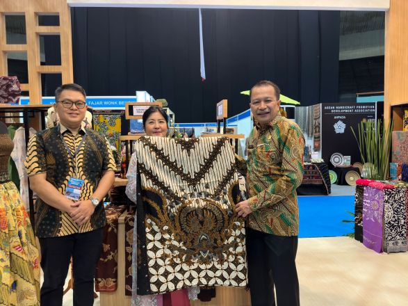 Beri Dukungan Bagi Batik Pekalongan, Kemenkumham Jateng Hadiri Inacraft 2023