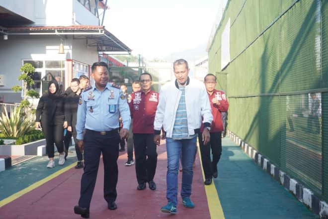 Kunjungi Rutan Boyolali, Wamenkumham Tinjau Budidaya Anggrek