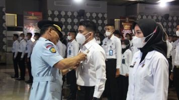 Lantik dan Ambil Sumpah 597 Orang Jadi PNS, Kakanwil A. Yuspahruddin Ingatkan Bekerja Untuk Melayani