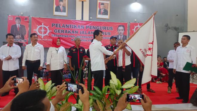 Relawan Gerakan Jalan Lurus Kerja Berdasarkan UUD 1945 dan Pancasila Serta Semangat Bungkarno