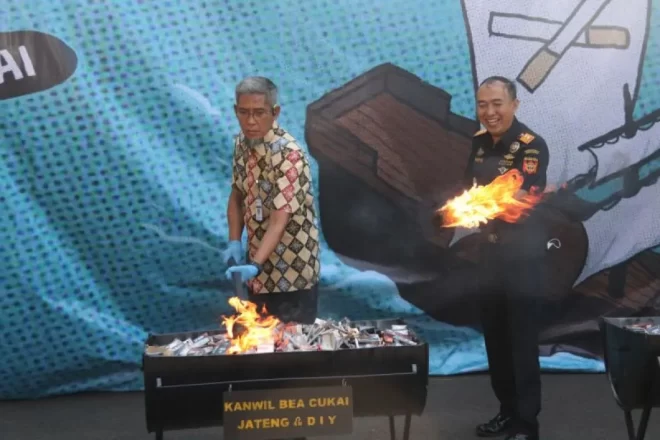 Bea Cukai Jateng – DIY Musnahkan 10 Juta Batang Rokok Ilegal Senilai Rp 11 Miliar