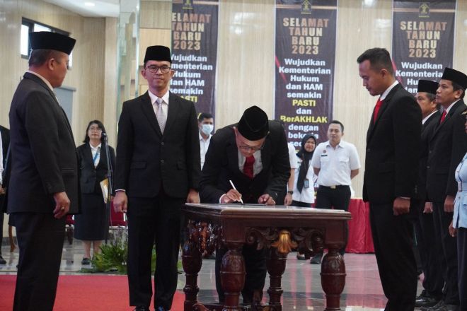 Plt. Kakanwil Kemnkumham RI Jawa Tengah Melantik Pejabat Fungsional dan Anggota MPD Notaris