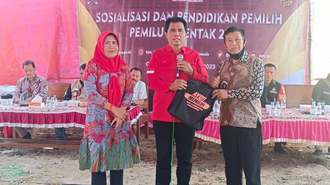 Riyanta Anggota DPR RI Kerjasama dengan KPU RI Gelar Sosialisasi dan Pendidikan Pemilih pada Pemilu Serentak di Desa Tegalrejo Wirosari Grobogan