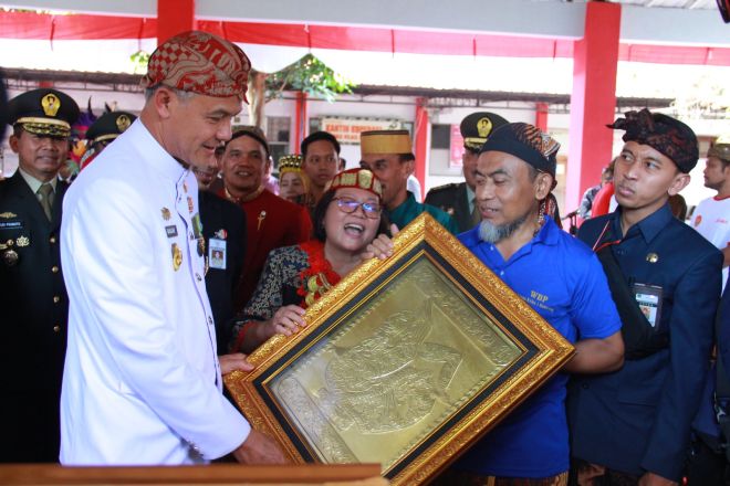 Serahkan Remisi Umum, Gubenur Jawa Tengah Apresiasi Pola Pembinaan di Lapas dan Rutan