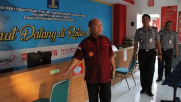 Pelaksana Tugas Kakanwil Kemenkumham Jateng, Hantor Situmorang mengajak jajaran Rutan Kelas IIB Kudus bangun organisasi pembelajar