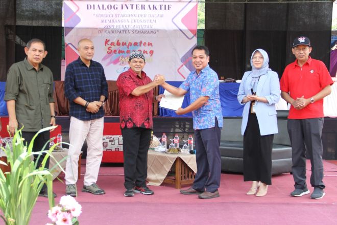 Kemenkumham Jateng Serahkan Sertifikat Indikasi Geografis Kopi Robusta Gunung Kelir
