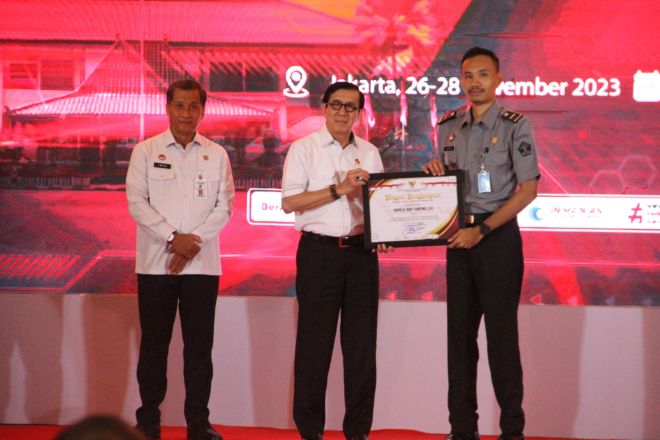 Kembali Ukir Prestasi, Kemenkumham Jateng Terima 3 Penghargaan Dari Menkumham RI