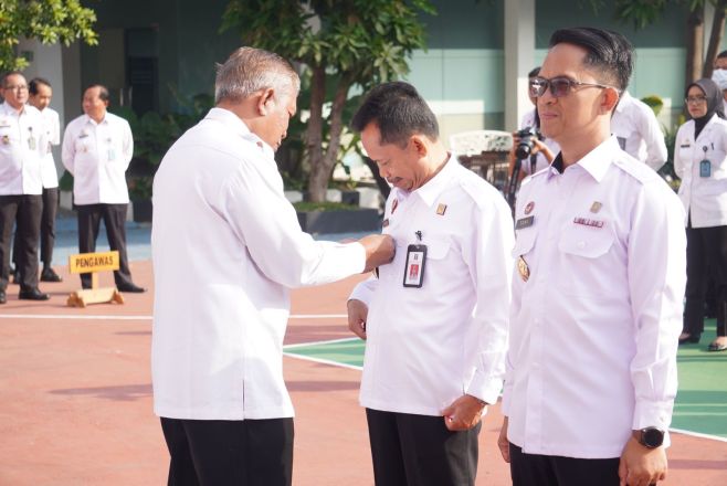 Sematkan Pin WBK, Kakanwil Kemenkumham Jateng Ajak Jajaran Tingkatkan Inovasi