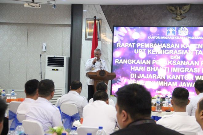 Buka Rapat Kalender Kerja Imigrasi 2024, Kakanwil Ajak Rumuskan Strategi