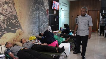 Semarakan Hari Bhakti Imigrasi ke-74 Tahun Kanwil Kemenkumham Jateng Donorkan Darah ke Masyarakat