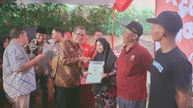 BPN Kota Semarang Sukses Serahkan Ribuan Sertifikat Tanah Program PTSL  2023