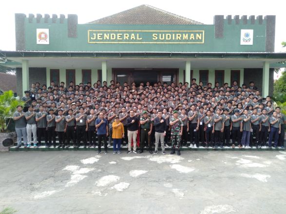 UNNES Kirim 408 Fungsionaris LK-UKM Ikuti Bela Negara