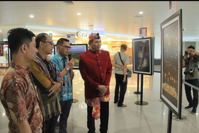 Bandara Internasional Jenderal Ahmad Yani Semarang Gandeng DISPORAPAR Jateng dan Komunitas Fotografer Gelar Pameran Fotografi Pariwisata