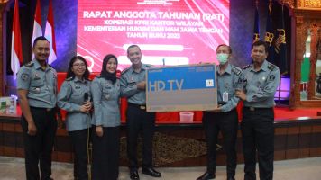 Buka RAT Koperasi KPRI, Kakanwil Kemenkumham Jateng Ajak Lebarkan Sayap Usaha