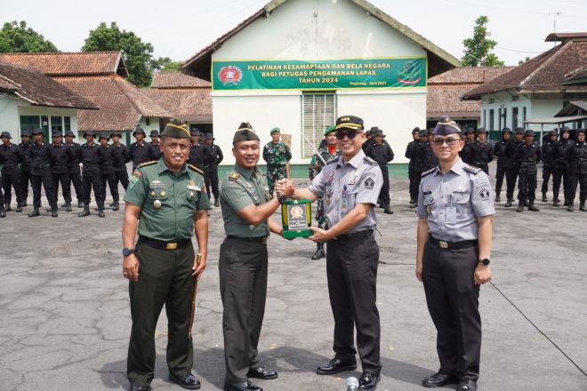 Pelatihan Kesamaptaan dan Bela Negara TA 2024 Resmi Ditutup