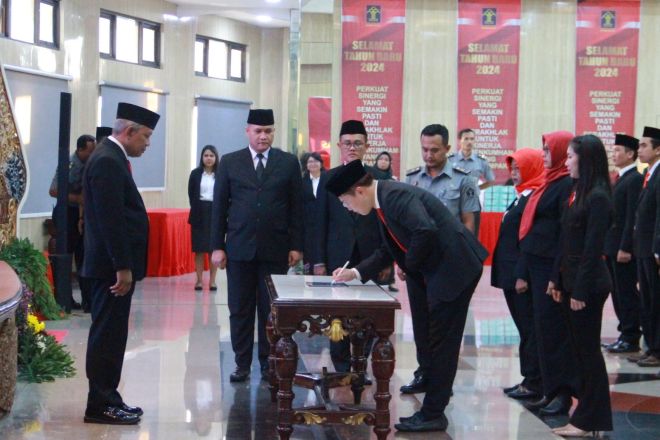Ambil Sumpah WNI Naturalisasi, Kemenkumham Harapkan Kontribusinya Bagi Indonesia