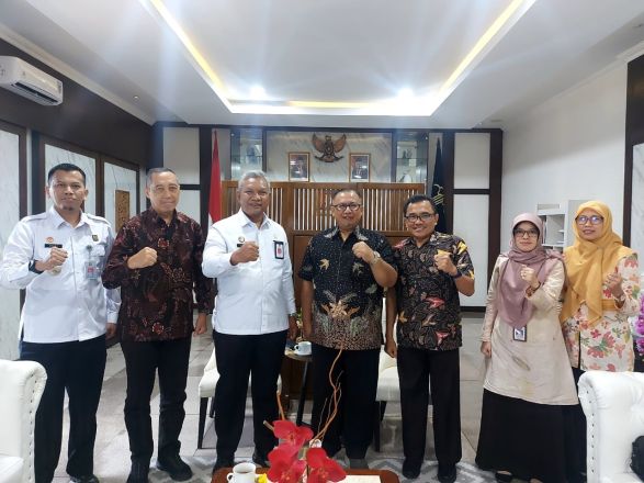 Kanwil Kemenkumham Jawa Tengah menerima kunjungan Sekda Kabupaten Banyumas, Agus Nur Hadie Diterima langsung oleh Kakanwilkumham Jateng Tejo Harwanto