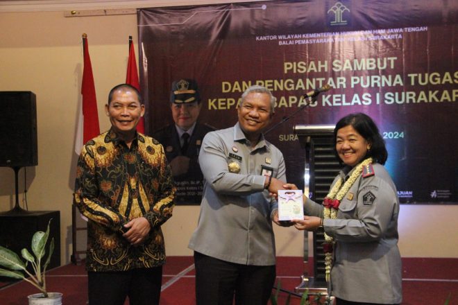 Suasana Haru Warnai Pelepasan Purna Tugas Susana, Kakanwil Jateng Saksikan Pisah Sambut Kepala Bapas Surakarta