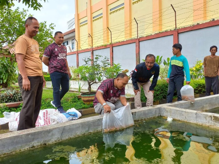 Kolaborasi Hebat, 1.250 Benih Nila Salin Diserahkan untuk Program Kemandirian Rutan Purbalingga
